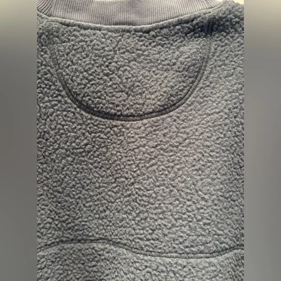 Everlane The ReNew Teddy Oversized Crew Blue Base - Size M - Picture 4 of 6